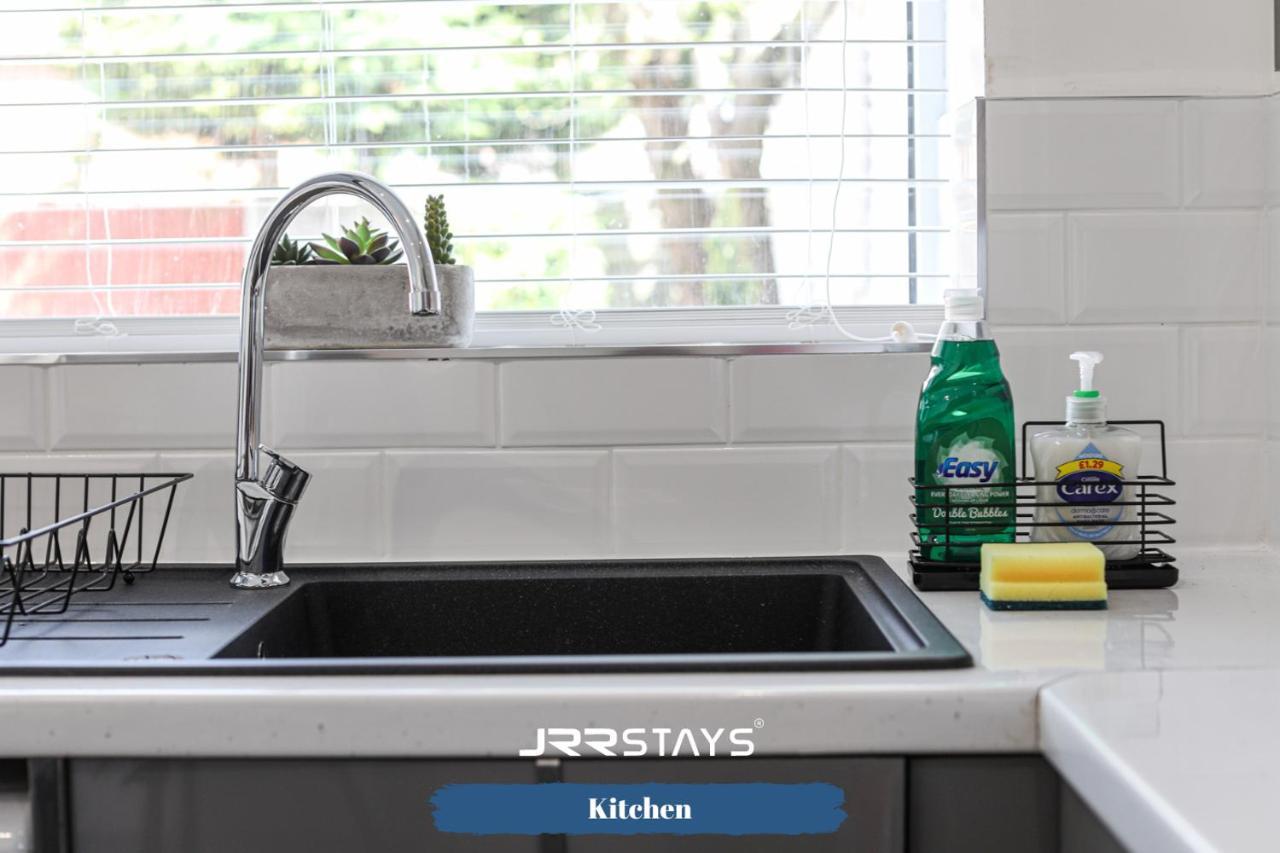 Wolverhampton - Amazing 3 Bedroom, Sleeps 6, Wi-Fi - Jrr Stays Exteriér fotografie
