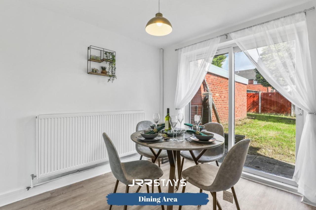 Wolverhampton - Amazing 3 Bedroom, Sleeps 6, Wi-Fi - Jrr Stays Exteriér fotografie