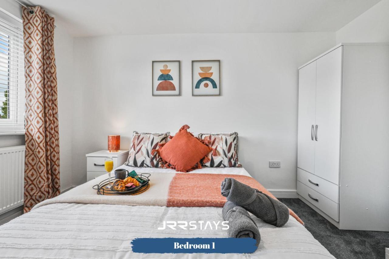 Wolverhampton - Amazing 3 Bedroom, Sleeps 6, Wi-Fi - Jrr Stays Exteriér fotografie