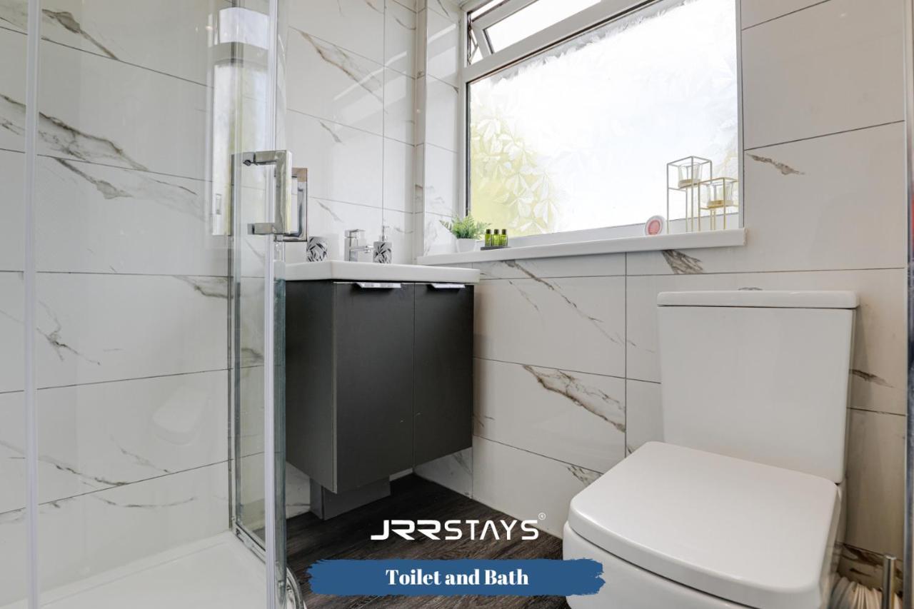 Wolverhampton - Amazing 3 Bedroom, Sleeps 6, Wi-Fi - Jrr Stays Exteriér fotografie